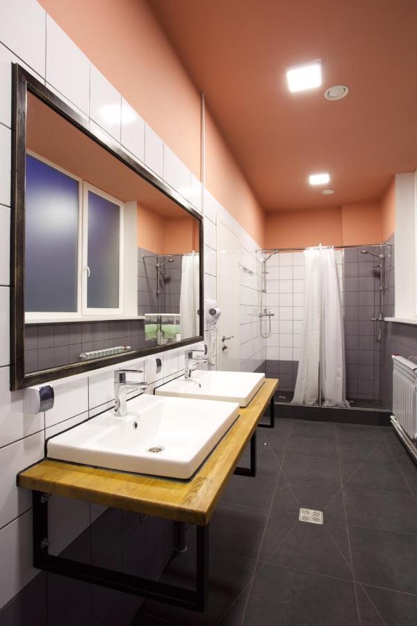 Kyiv Hotel بيت شباب كييف